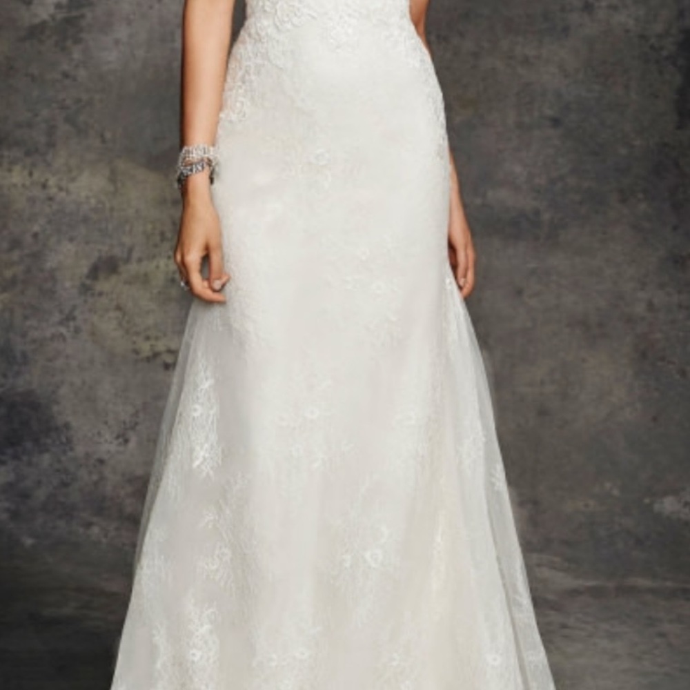 Ivory Lace Wedding Dress For Sale
